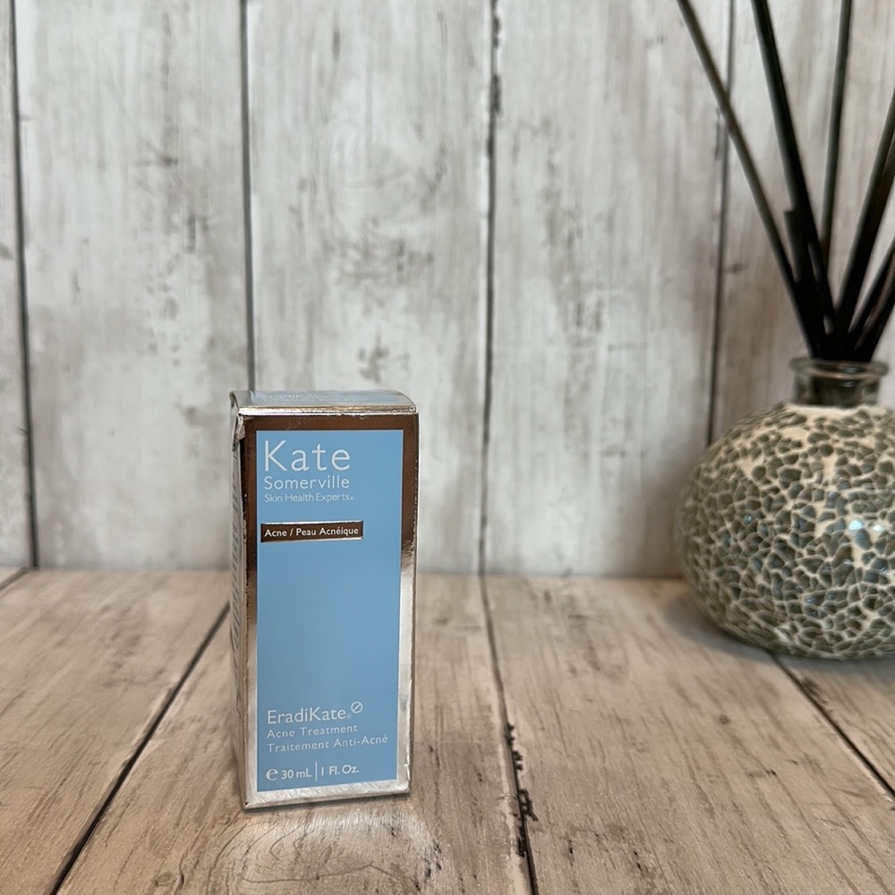 NIB KATE SOMMERVILLE ERADIKATE ACNE TREATMENT